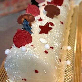 Tronchetto Tre Cioccolati 1050g.( 7-11 persone)