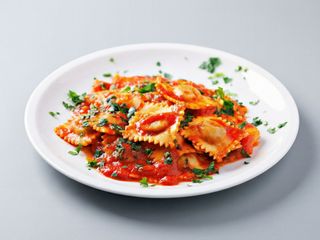 Agnolotti piemontesi con salsa di pomodoro e ricotta salata