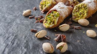  Cannolo siciliano al pistacchio di Bronte 