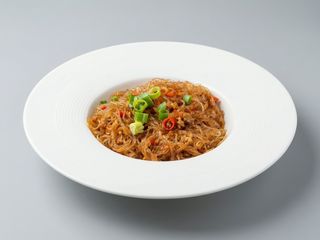 Spaghetti di soia piccante con carne di maiale