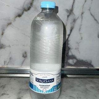 Acqua naturale