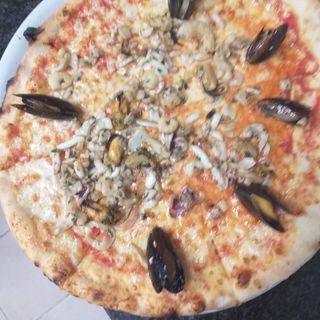 Pizza fruttia di mare 