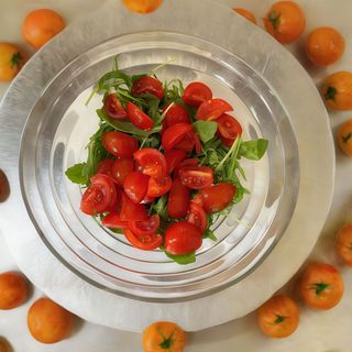 Insalata di rucola e pomodoro pachino