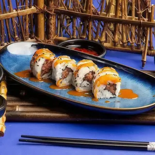 Spicy tonno uramaki