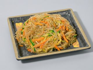 P7. Spaghettini di soia con verdure