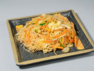 P12. Vermicelli di riso con vitello