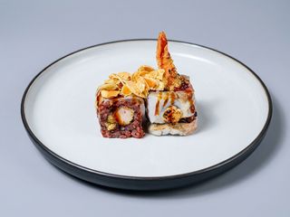 U23. Black white flambè roll