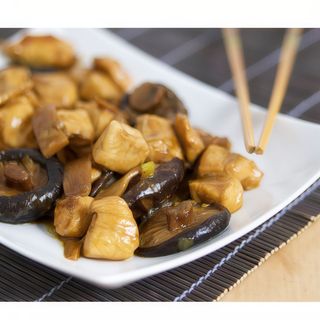 26 Pollo con funghi e bambù