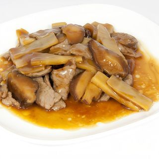 35 Vitello con funghi e bambù