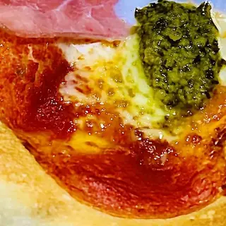 23 Crudo, rucola e grana schiacciata