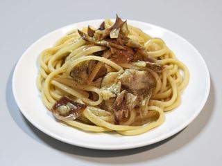 Pasta con carciofo romano