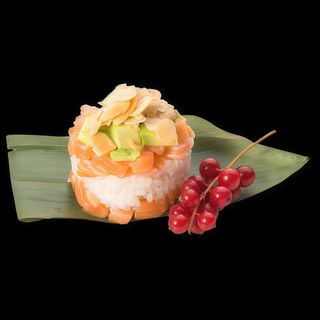 63 HAMBURGER SUSHI CLUB