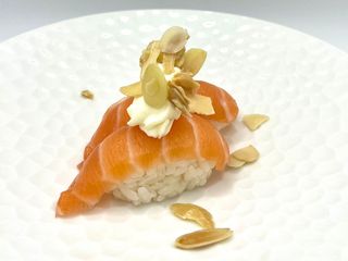 28B Nigiri Almond