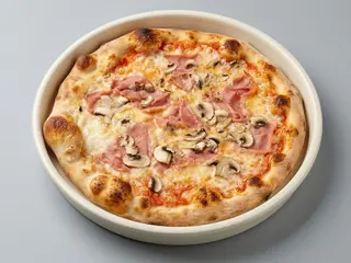 15. Pizza classica tirolese