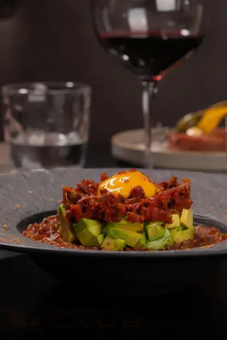 La tartare di Avocado e Pomodori Secchi - vegana