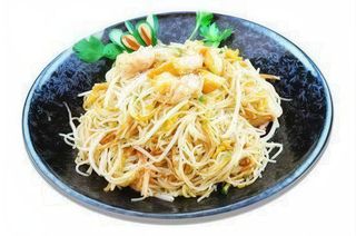 Spaghetti di riso thailandese piccante
