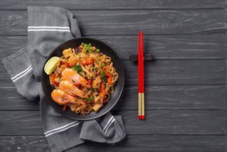 107a. Spaghetti di riso con manzo verdure