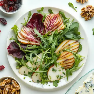 I3 – Speck, lattuga, rucola, radicchio, pere, gorgonzola, noci, uvetta
