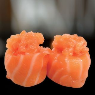 220 - Gunkan salmone piccante - 2 pezzi