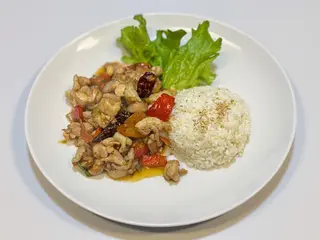 Combo riso + pollo alla gongbao piccante