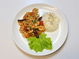 Combo riso + gamberi alla gongbao piccante