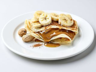Crêpe con burro di arachidi salato, banana e cannella