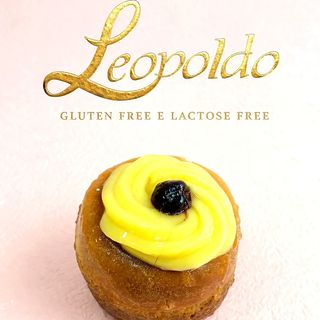 Babà crema e amarena senza glutine e senza lattosio