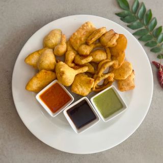 Veg pakora.