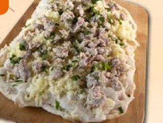 Pinsa con patate e salsiccia