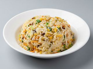 Riso saltato con maiale e verdure