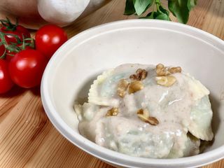 Pansoti fatti a mano con salsa di noci