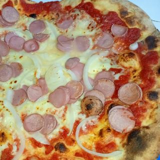 Würstel e cipolle
