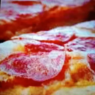 Pizza salame e gruviera