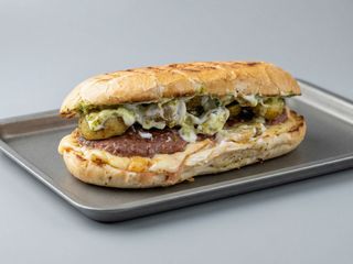 41. Panino con salsiccia di maiale, scamorza, scarola