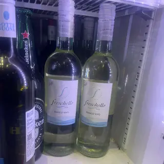 Vino bianco freschello