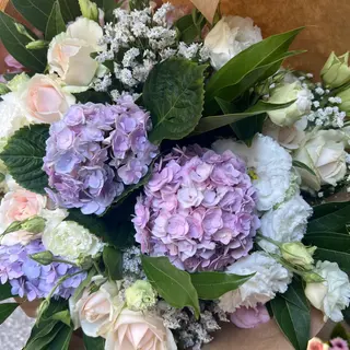 Bouquet di Rose e Ortensie 