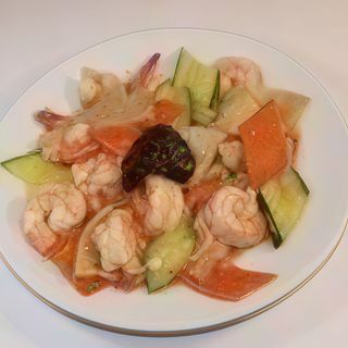66. Gamberi con verdure miste