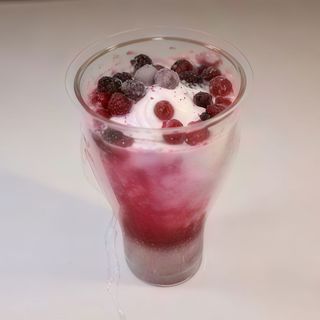 99. Yogurt e frutti di bosco