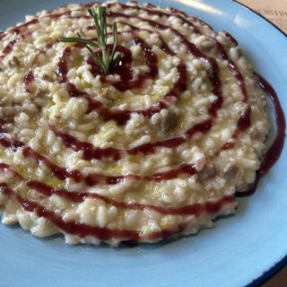 RISOTTO SALSICCIA D’ MUNCALÈ, PORRI E RIDUZIONE DI VINO ROSSO ROERO