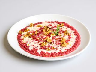 RISOTTO BARBABIETOLA E GORGONZOLA E NOCI