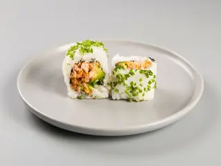 124. Roll salmone cotto 8 pezzi