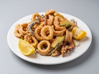 Fritto calamari e gamberetti