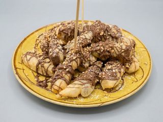 Scazzuoppoli con Nutella granella di nocciola