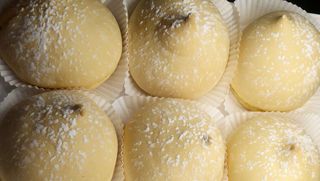 Tette della Monaca chantilly al pistacchio  -  1 pezzo