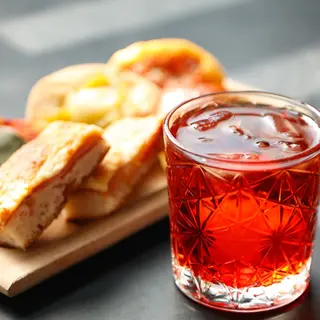Negroni + stuzzichini