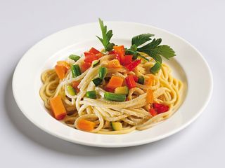 Spaghetti con verdure miste