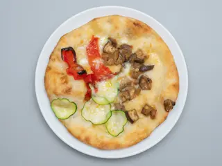 Vegetariana bianca al piatto