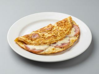 Omelette prosciutto cotto e mozzarella 