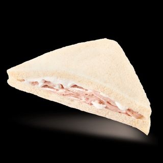 Tramezzino con prosciutto cotto e mozzarella