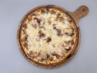 Pizza in teglia Funghi e Salsiccia base bianca - per 4 persone (circa)